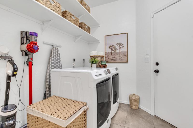 3033 N Sawyer-38_(2048)