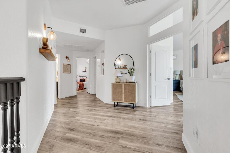 3033 N Sawyer-43_(2048)