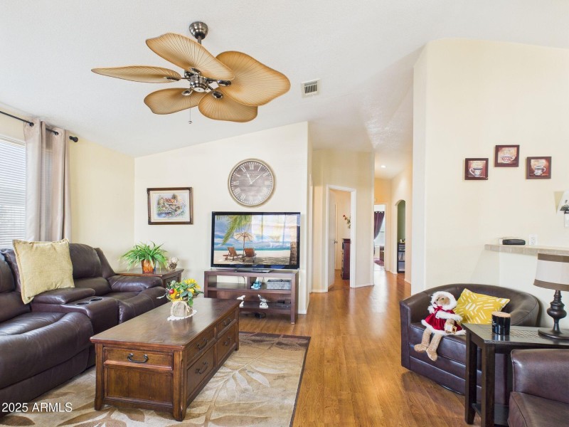 4-web-or-mls-CAM03379G0-PR0167-STILL004