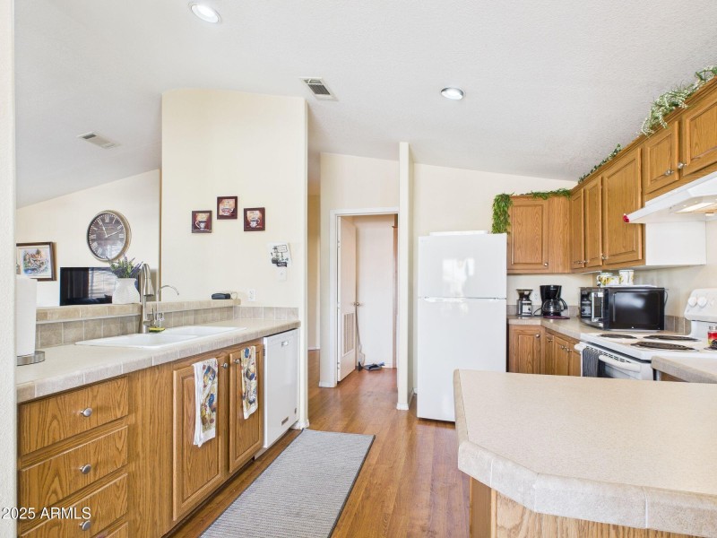 10-web-or-mls-CAM03379G0-PR0167-STILL010