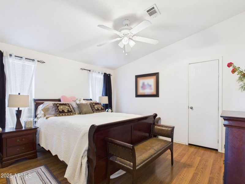 13-web-or-mls-CAM03379G0-PR0167-STILL013