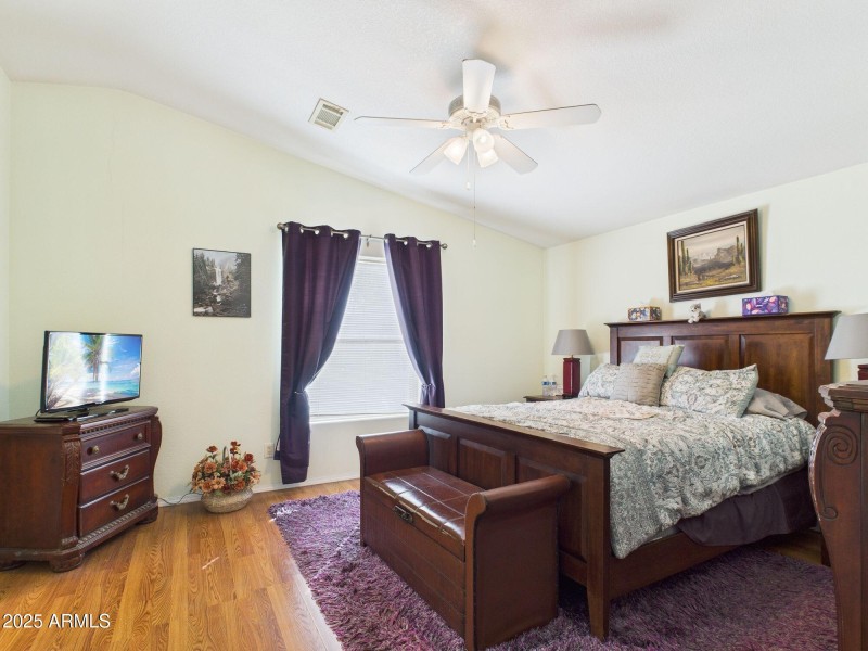 15-web-or-mls-CAM03379G0-PR0167-STILL015