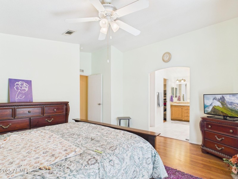 16-web-or-mls-CAM03379G0-PR0167-STILL016