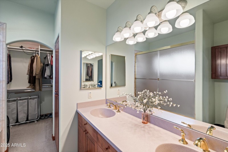 Primary Suite Bathroom