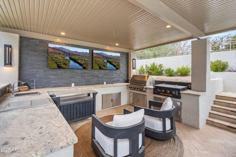 60-Outdoor Living Space