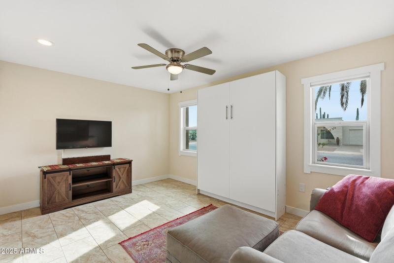 13Second Bedroom_Murphy Bed