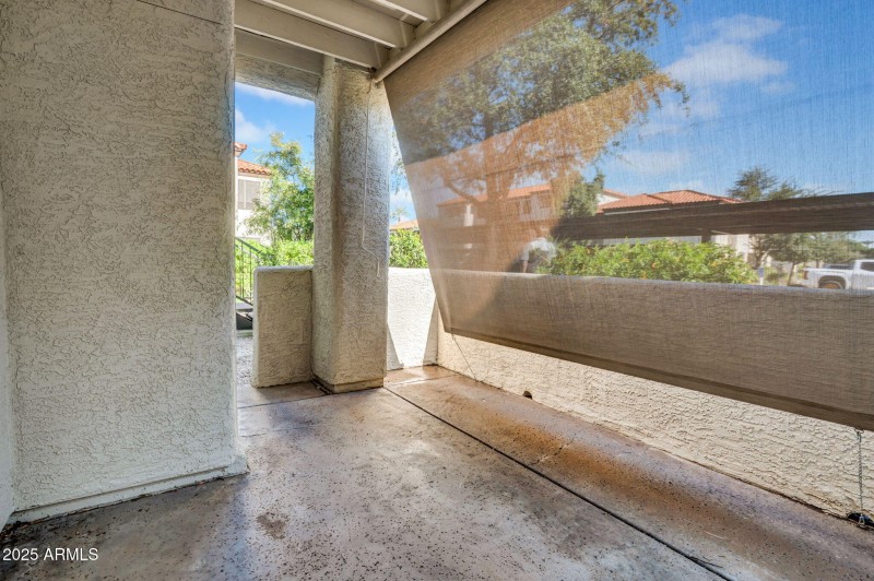 23-web-or-mls-9990 N Scottsdale Rd-23