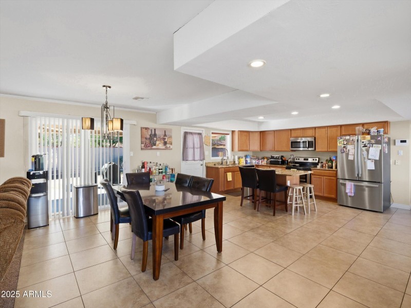 Tiled Kitchen & Dining Floors