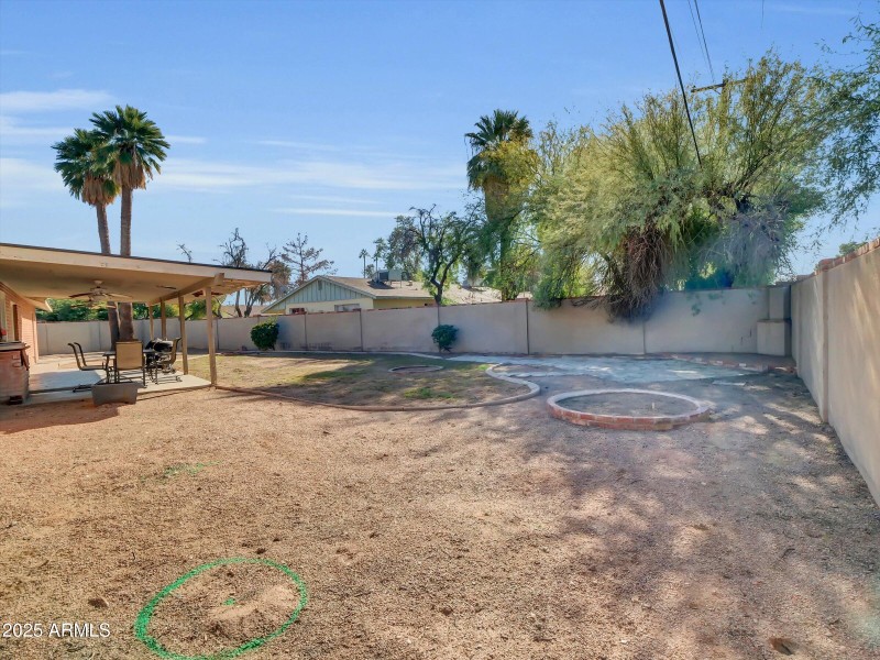 Extra Large REAR YARD