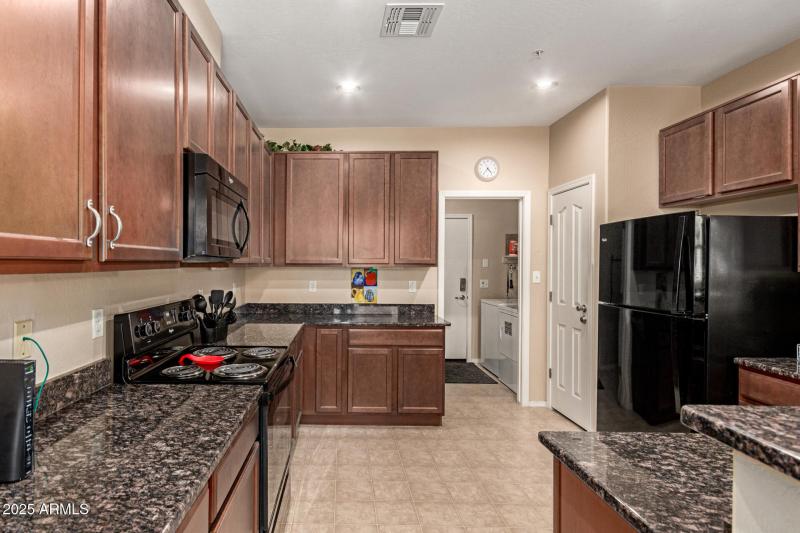 07 Kitchen