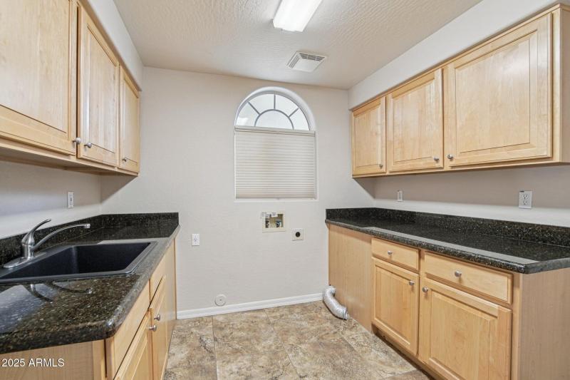 15-web-or-mls-E Desert Flower Ln-S2412-0