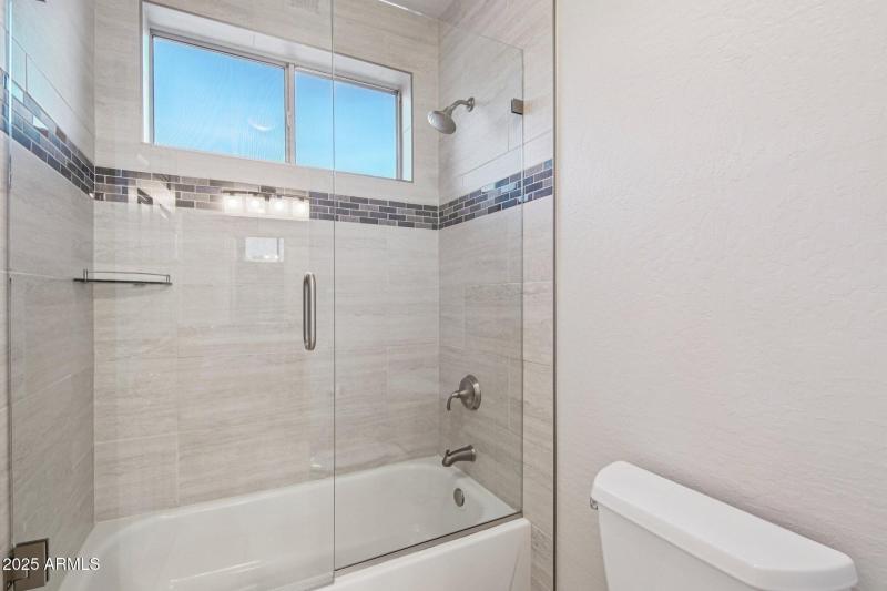 30-web-or-mls-E Desert Flower Ln-S2412-0