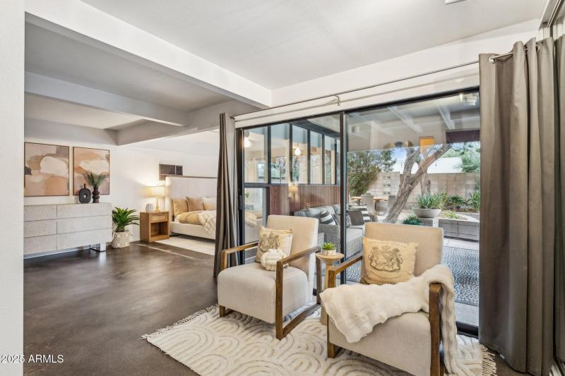 Primary Seating Area