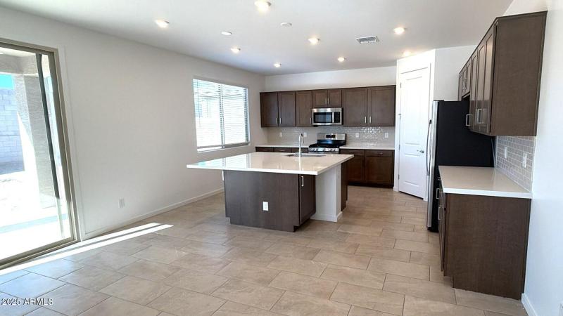 040BEE99-64D9-42B5-8CD9-02597B62D104