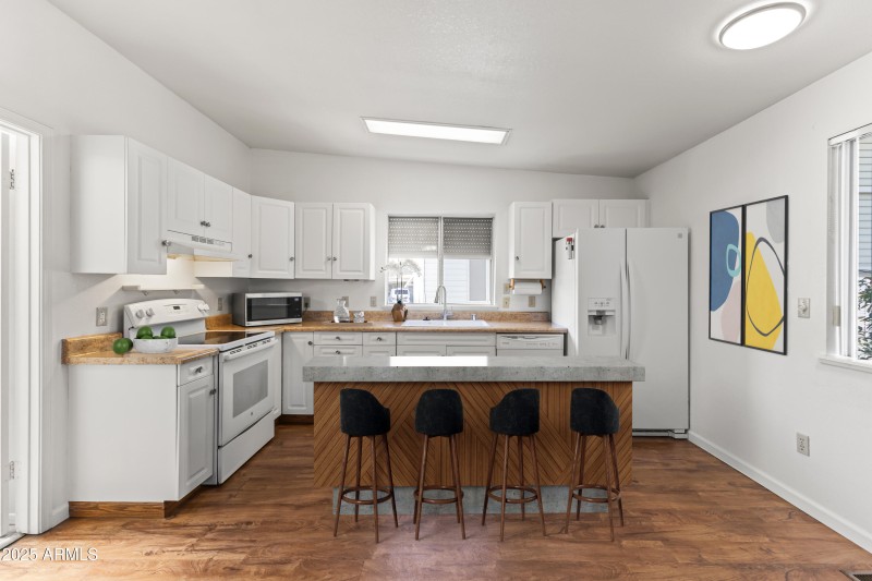 #771 - Kitchen virtually stages