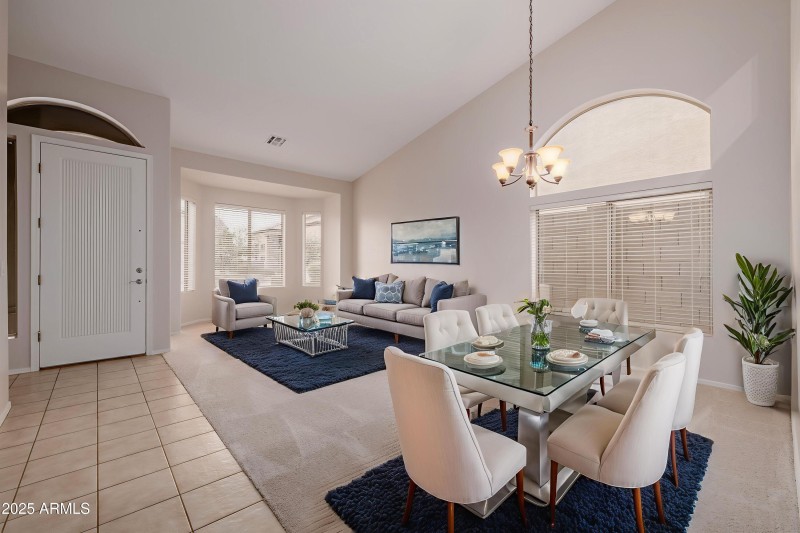 04-Red-Mountain - Living Room - Modern -