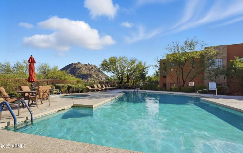 Pinnacle Pointe Unit 2037