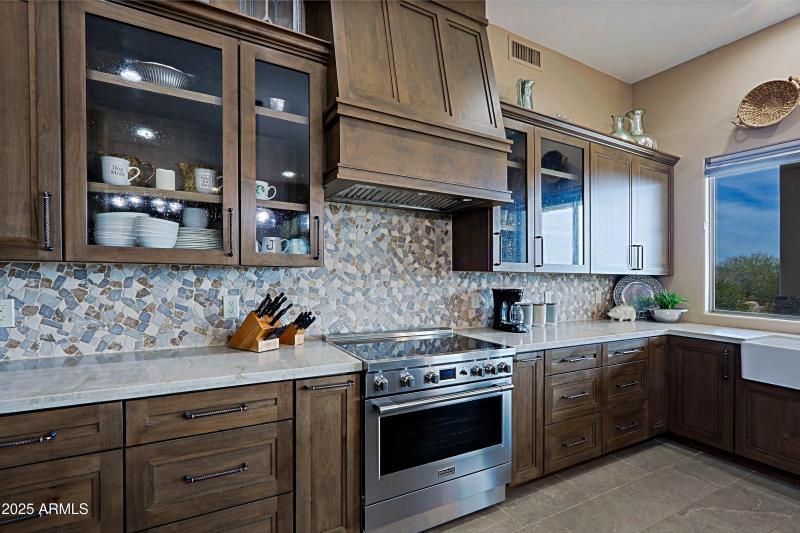 Kitchen 8