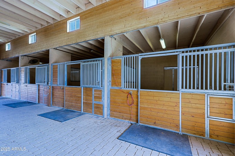 Barn 5