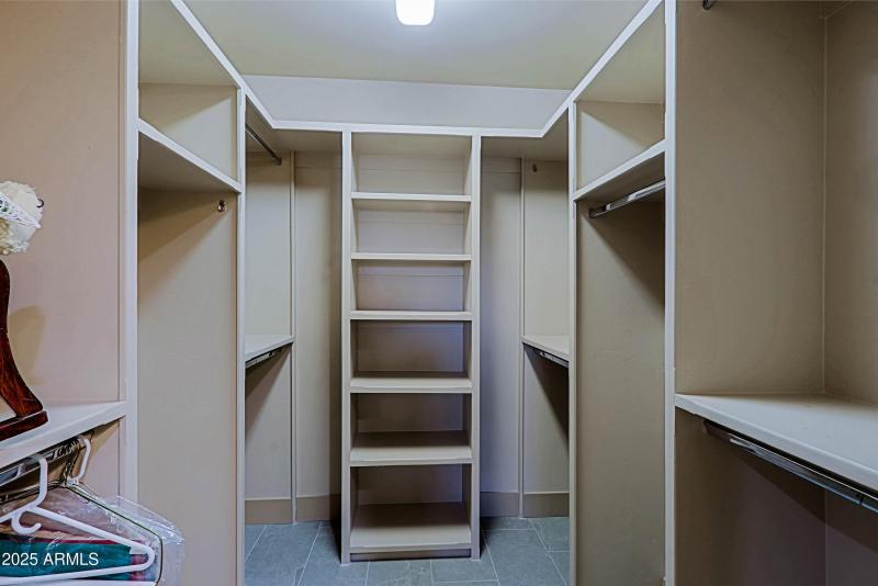 2nd Bedroom Closet