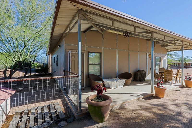 Apartment 2 - Exterior and Dog Run