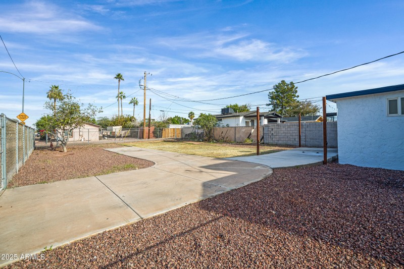 398 W Fairview St-22