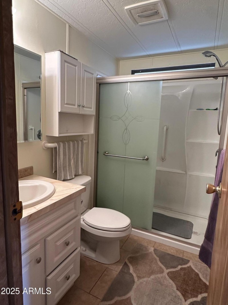 Main hallway bathroom