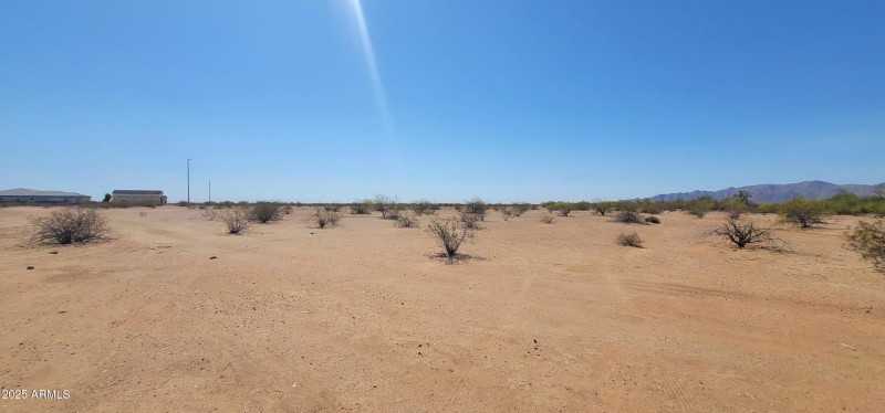 Power runs along W Jomax Rd