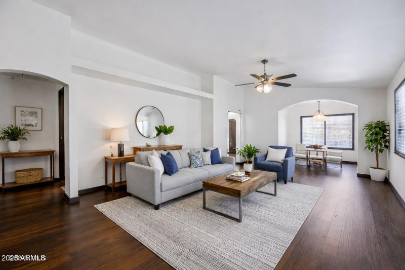 VirtuallyStaged FrontRoom