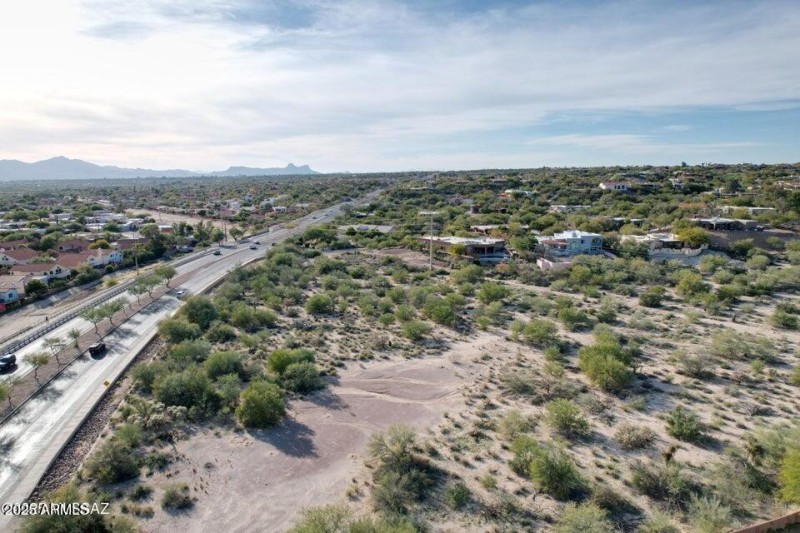 20251219232703084220000000-o