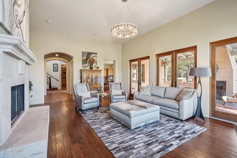 8-web-or-mls-E Golden Eagle Cir-L1012-00