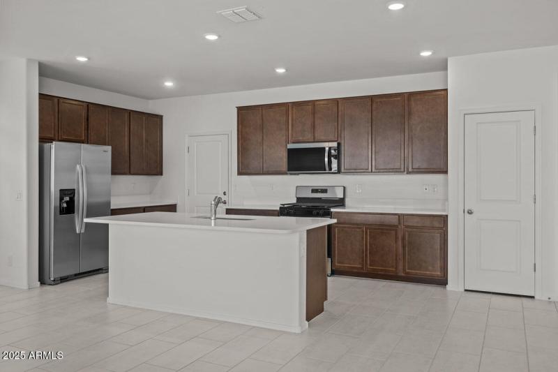 KBPHX_MIR_DesertOasis-Lot160_6332_1-1200