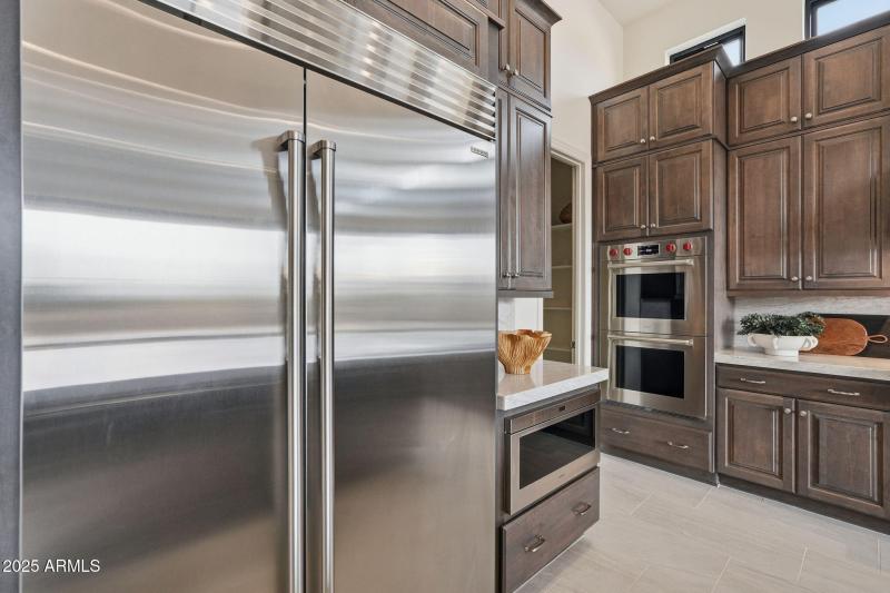 Kitchen W SS Appliances