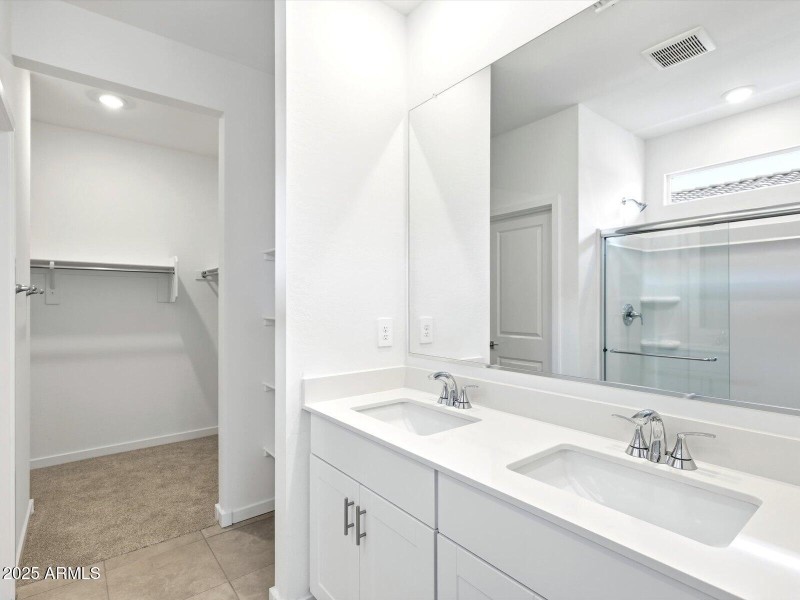 24602 W CHAMBERS Street