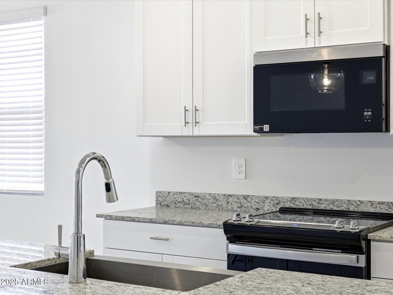 24624 W CHAMBERS Street