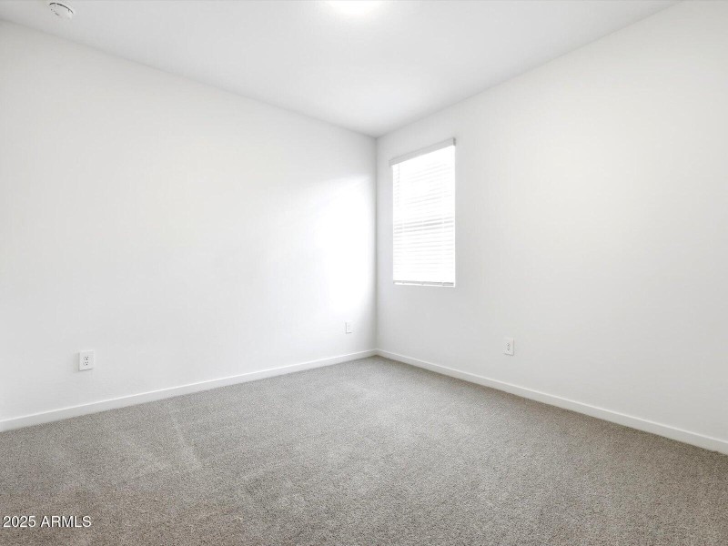 24624 W CHAMBERS Street