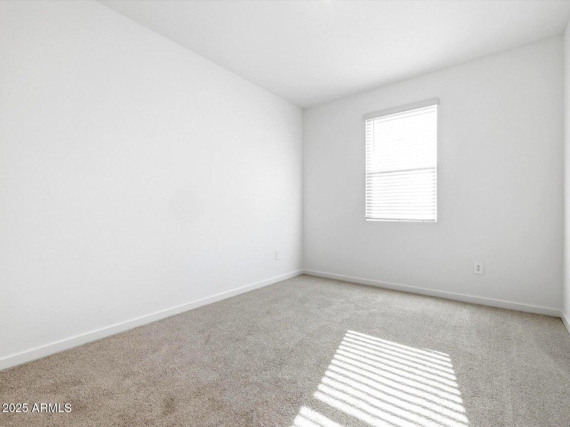 24624 W CHAMBERS Street