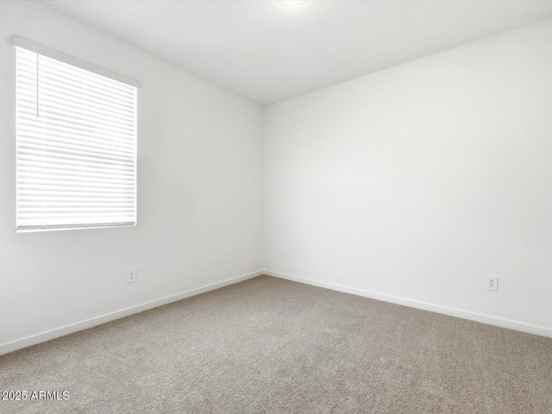 24624 W CHAMBERS Street