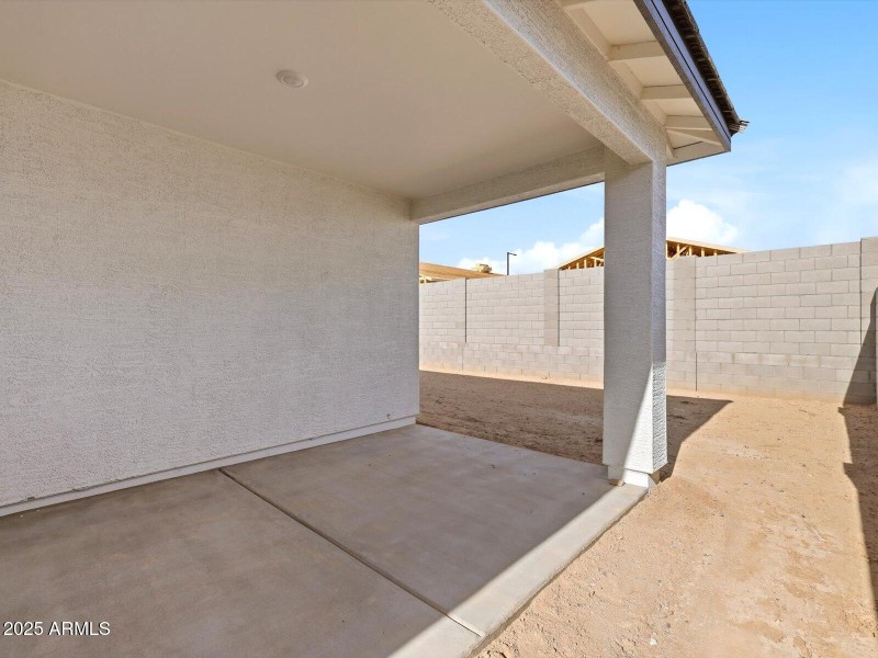 24624 W CHAMBERS Street