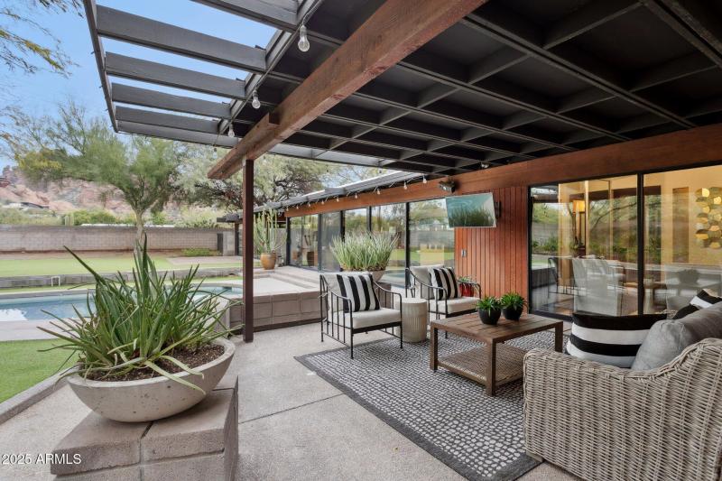 Outdoor Entertaining Area