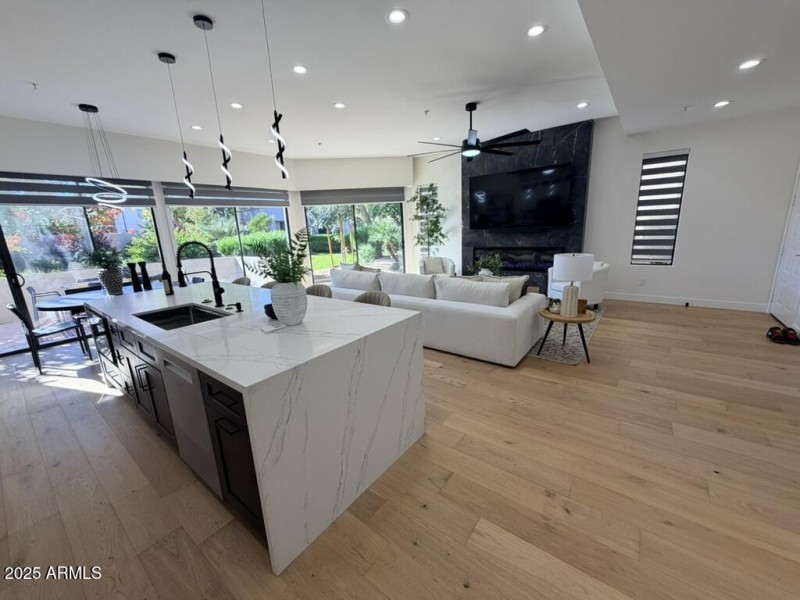 A98C1461-AAD8-40DB-9885-F658019B9644_1_1