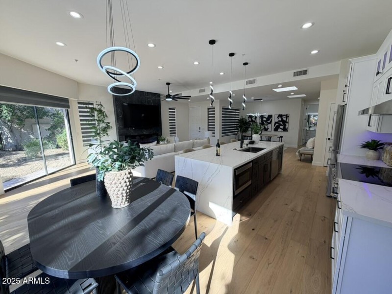 0A279FA8-A0AA-4B3D-9390-076520B7A324_1_1