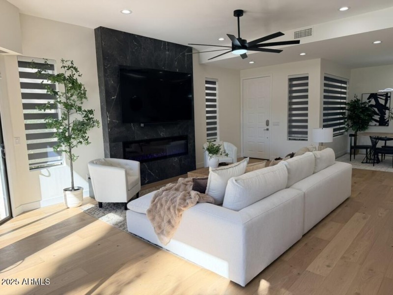 5809A843-C7FA-4499-AB76-79B4EC69FF9B_1_1