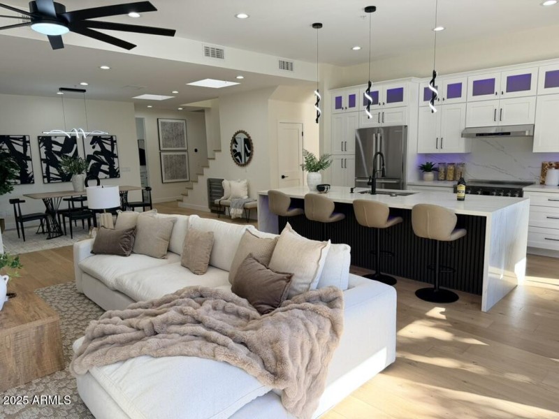 6FE5CD0A-0E89-4E62-A270-271D1E2A3C0D_1_1