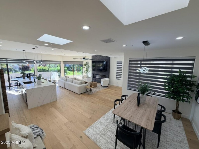 F2FF155A-FD2C-46CC-B009-EB7E91461B16_1_1