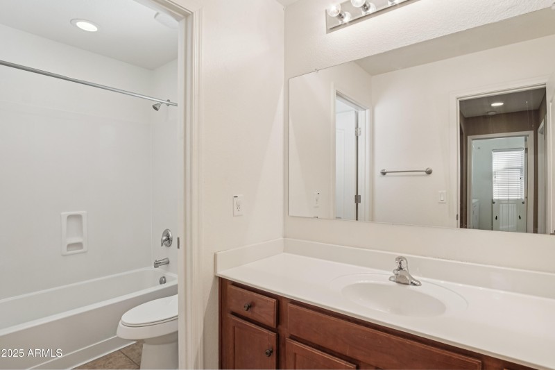 28-print-N Evergreen St-2106-028