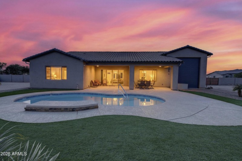 A7408093#twilight-61