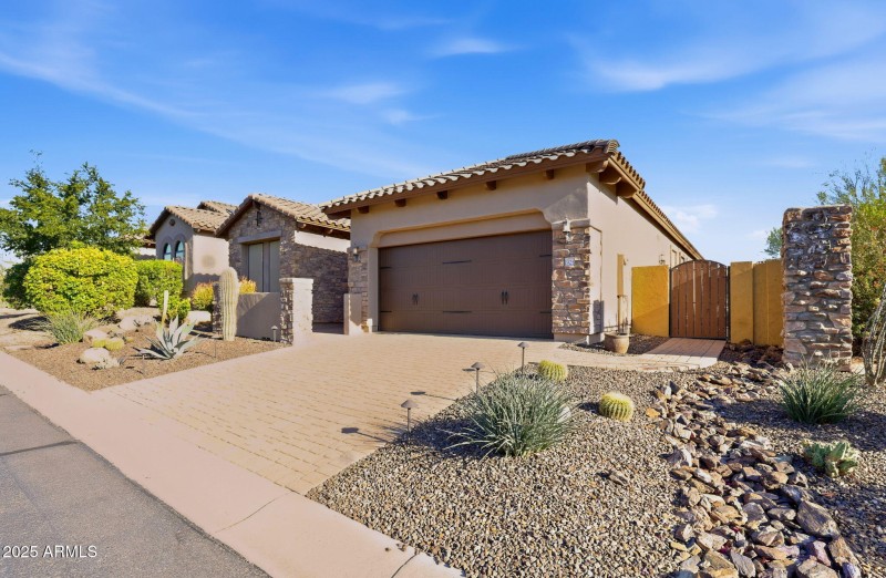 3-web-or-mls-1915 N Woodruff Mesa, AZ 85