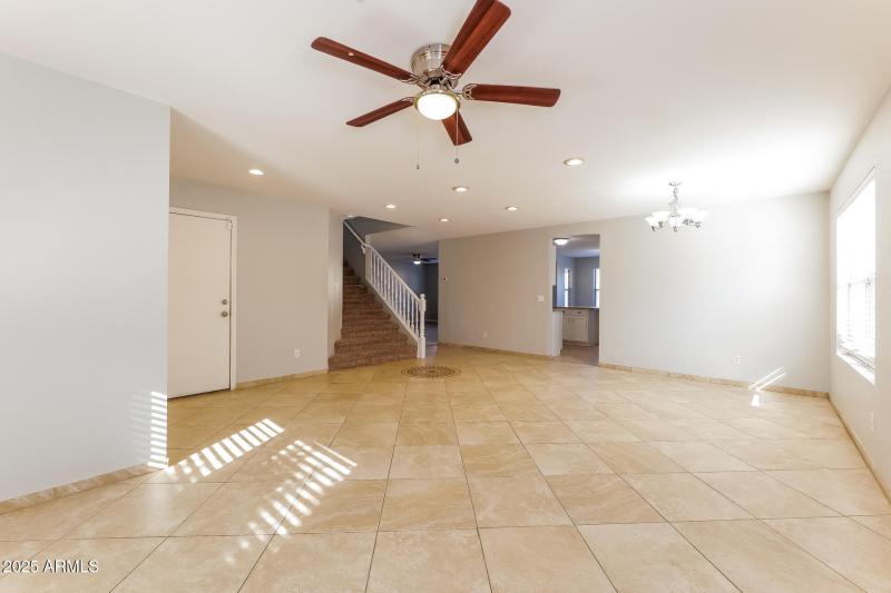 005-photo-living-room-15044125