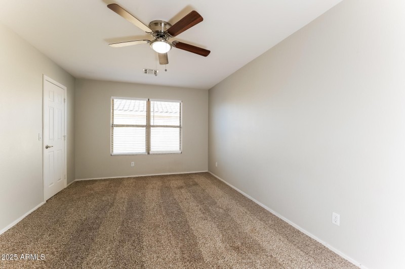 016-photo-bedroom-15044114